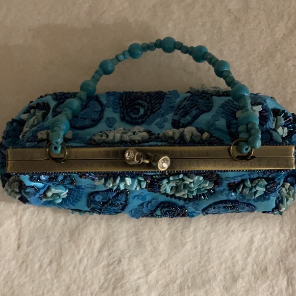 iN’s Vintage Style Woman’s Beaded Mini Bag - Picture 11 of 13